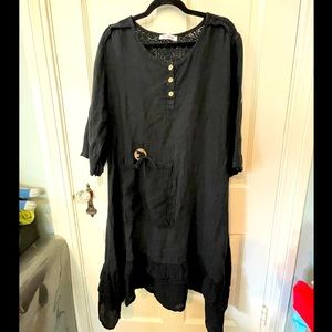 100% Lin Blanc black dress with front pocket detail